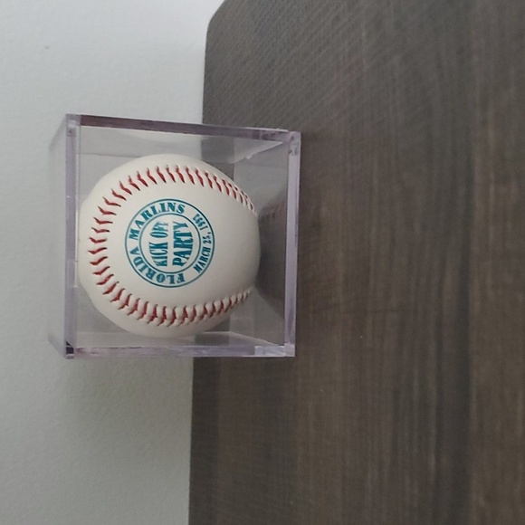 Florida Marlins RARE baseball - Picture 1 of 4